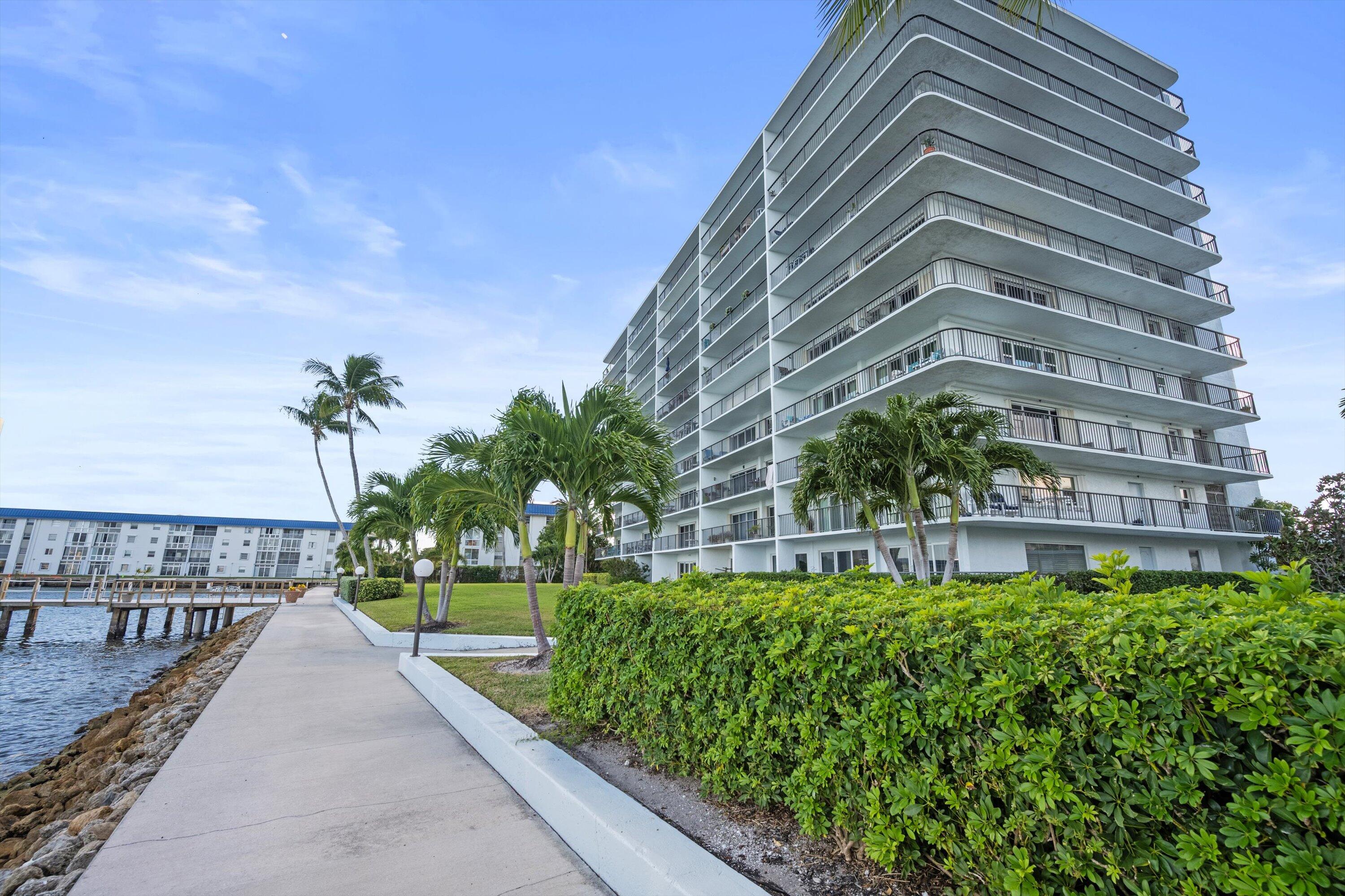 3040 Lake Shore Drive, Unit PH 2 Riviera Beach, FL 33404 - Photo 27 of 27 01-DSC_6960