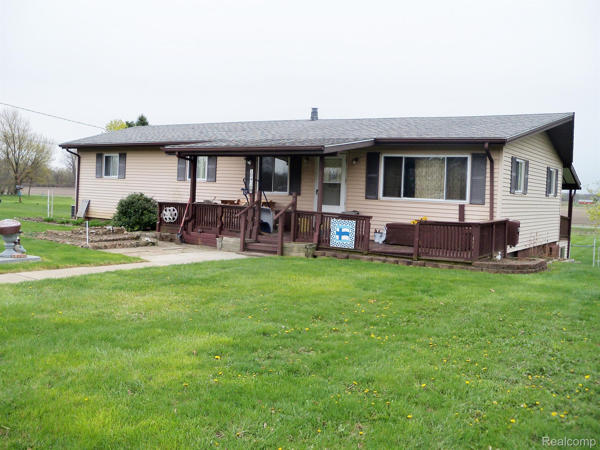 10418 Lansing Road Durand, MI 48429 - Photo 1 of 26 Front