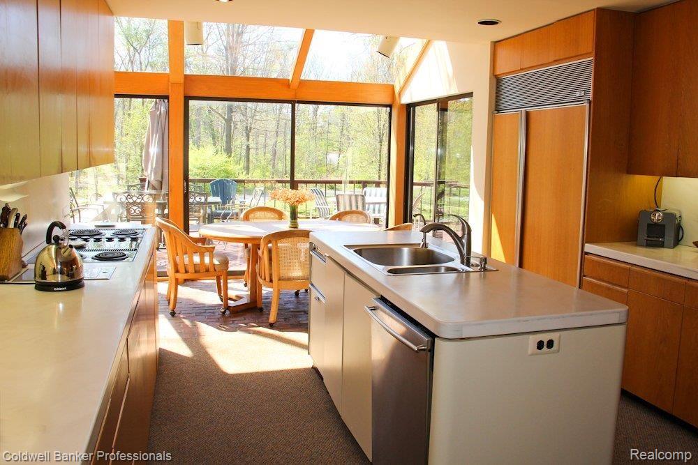 32000 Evergreen Road Franklin, MI 48025 - Photo 14 of 24 IMG_1044.jpg