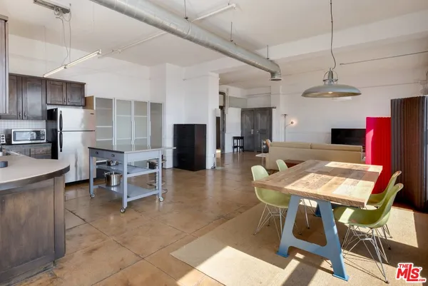 $3,575 | 108 West 2nd Street, Unit 606, Los Angeles, CA 90012