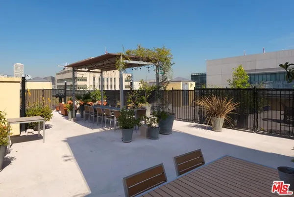 $3,575 | 108 West 2nd Street, Unit 606, Los Angeles, CA 90012