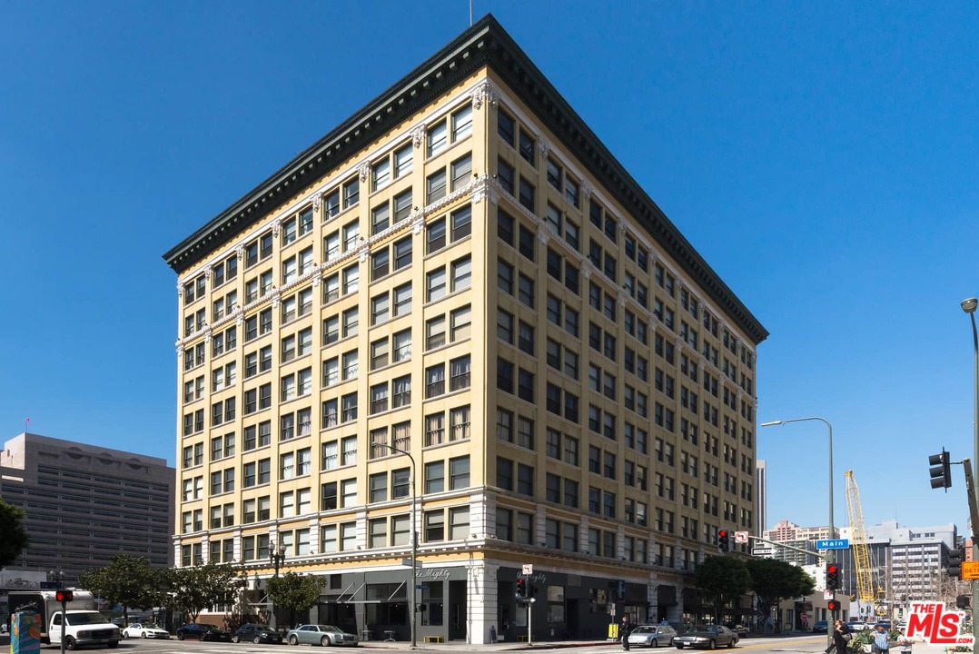 108 West 2nd Street, Unit 606 Los Angeles, CA 90012 - Photo 3 of 29 a front view of a building