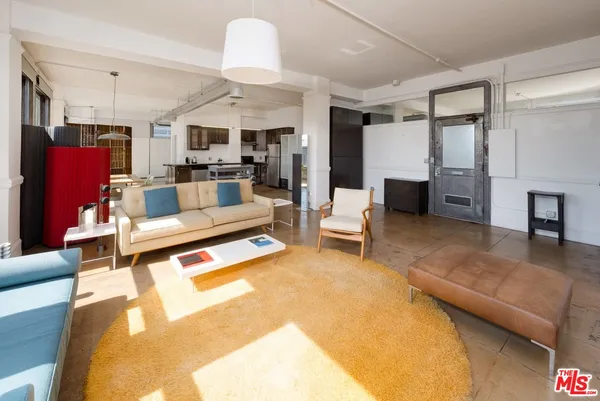 $3,575 | 108 West 2nd Street, Unit 606, Los Angeles, CA 90012