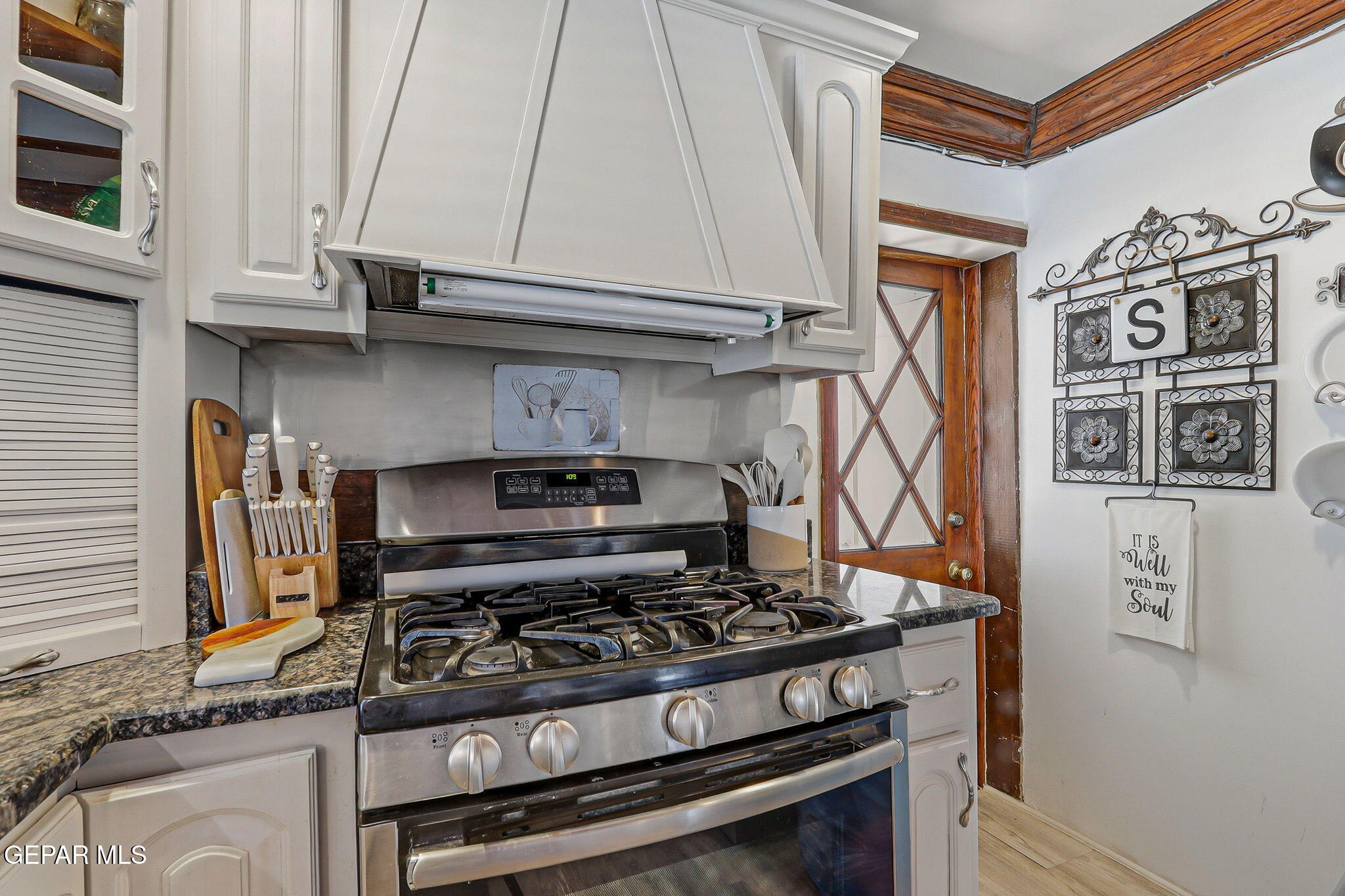 146 Croom Road El Paso, TX 79915 - Photo 13 of 92 Kitchen