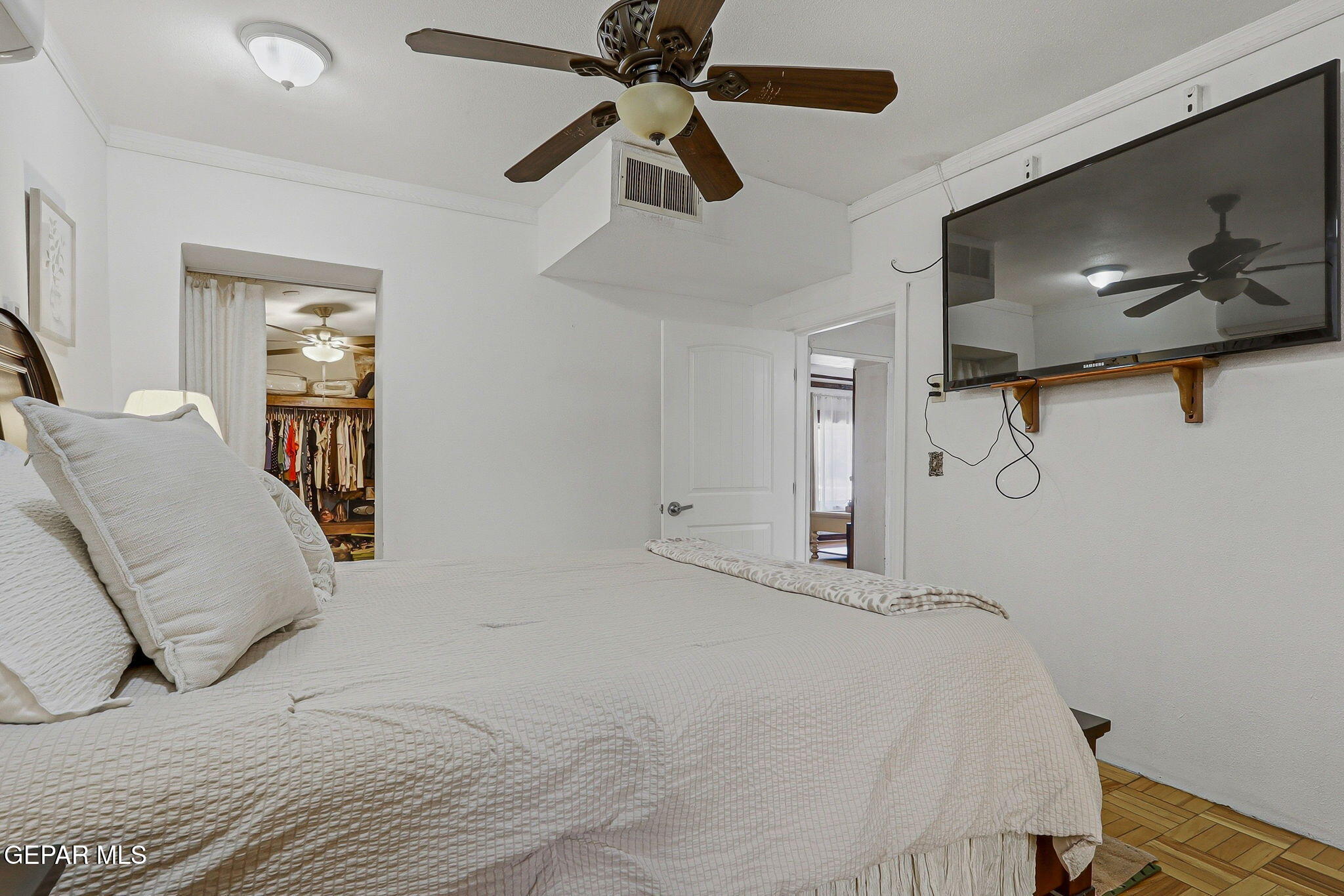 146 Croom Road El Paso, TX 79915 - Photo 27 of 92 Master Bedroom