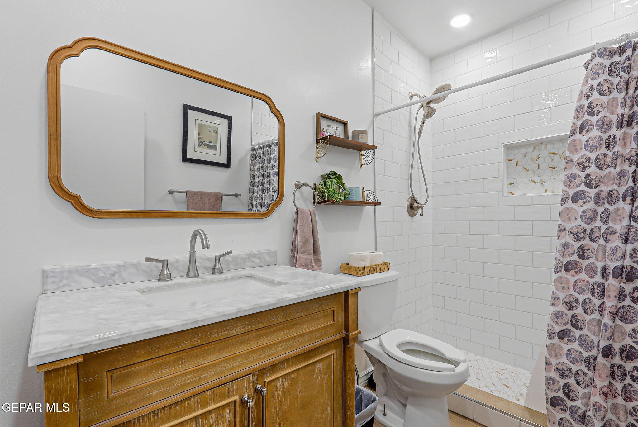 146 Croom Road El Paso, TX 79915 - Photo 38 of 92 2nd Bathroom