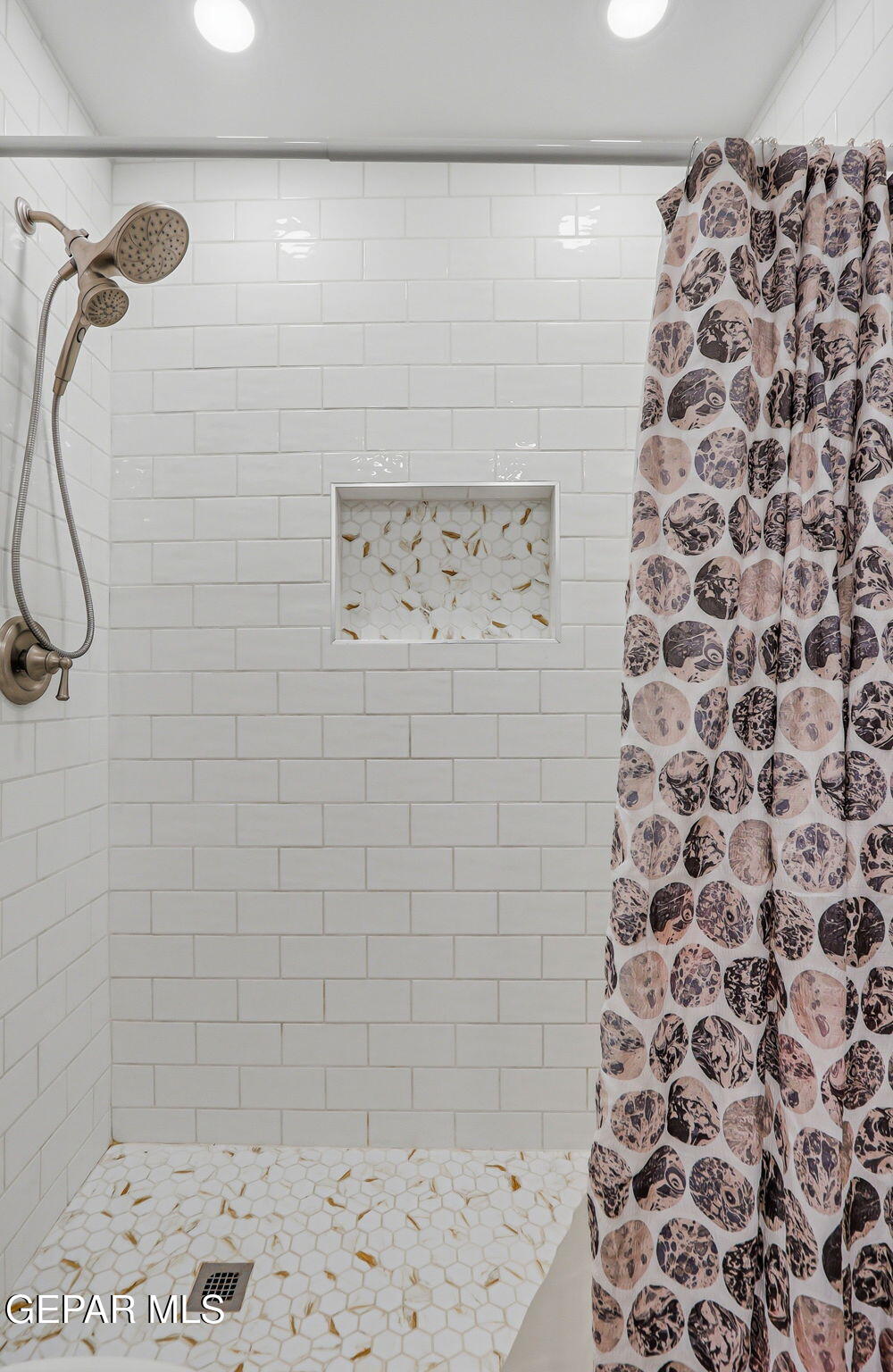 146 Croom Road El Paso, TX 79915 - Photo 40 of 92 2nd Bathroom