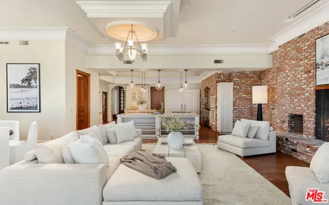 $90,000,000 | 28824 Cliffside Drive, Malibu, CA 90265