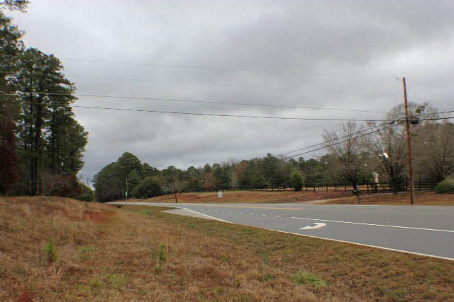 6097 Forsyth Road Macon, GA 31210 - Photo 2 of 2 a view of a tennis court