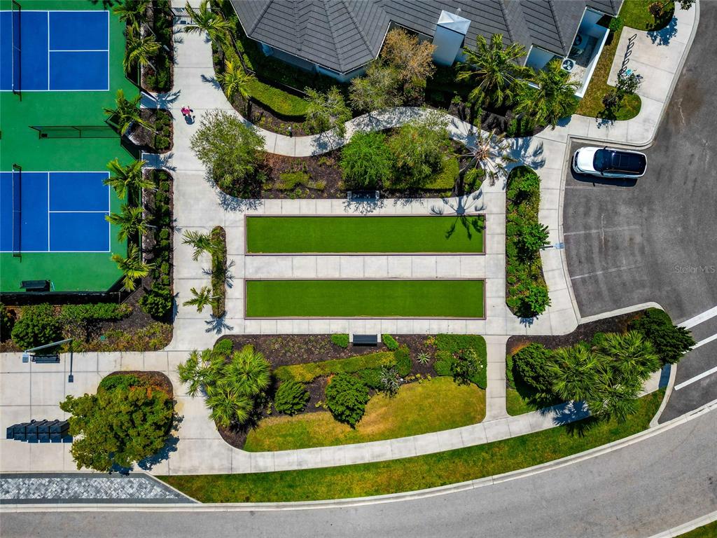 5798 Long Shore Loop Sarasota, FL 34238 - Photo 38 of 40 a view of a garden with plants