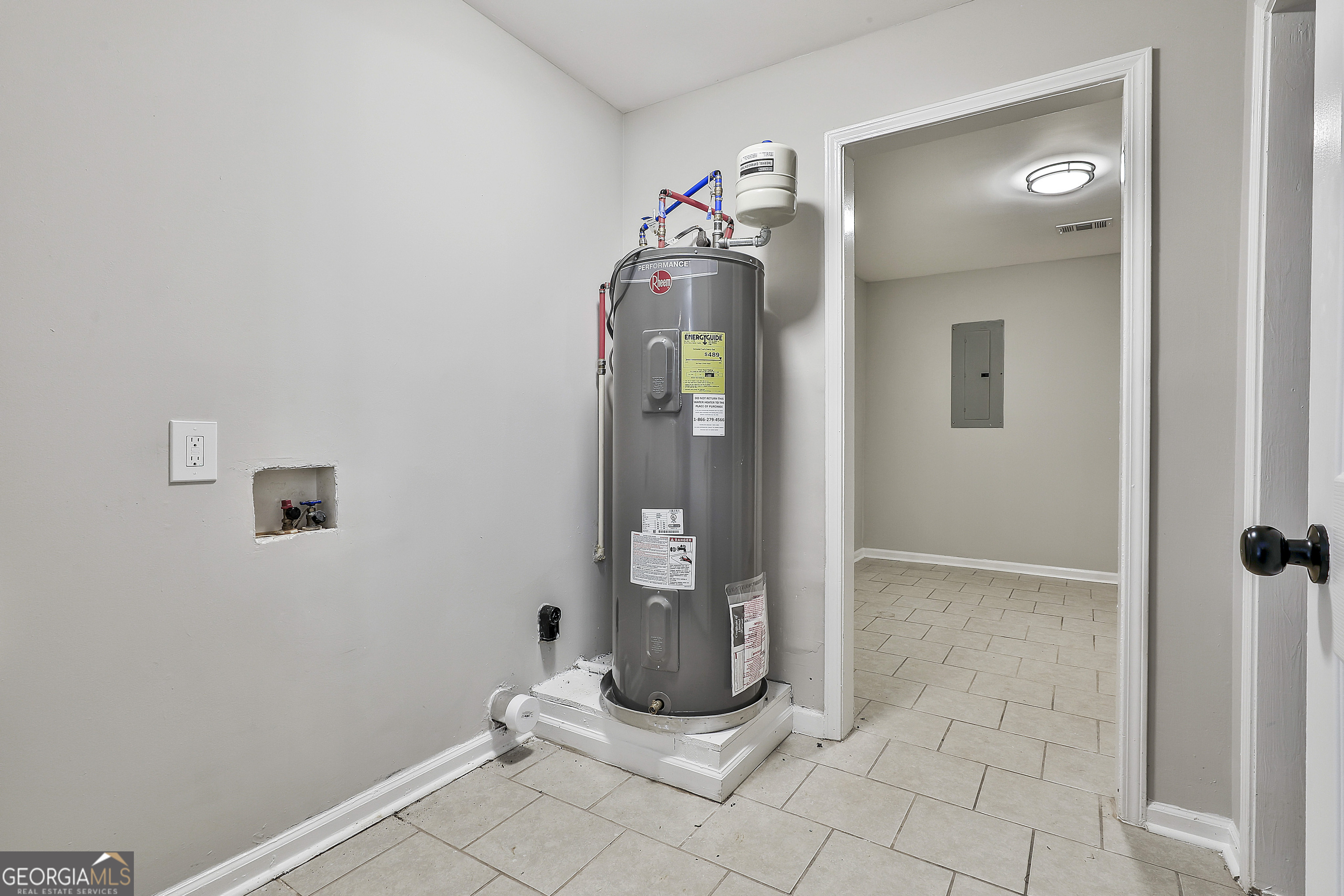 1606 Mcwilliams Barber Road Luthersville, GA 30251 - Photo 22 of 38 wooden floor in a gallery