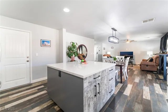 $2,695 | 3213 Brautigan Court, North Las Vegas, NV 89032