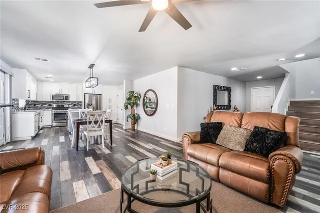 $2,695 | 3213 Brautigan Court, North Las Vegas, NV 89032