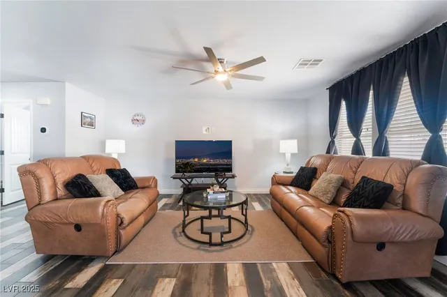 $2,695 | 3213 Brautigan Court, North Las Vegas, NV 89032