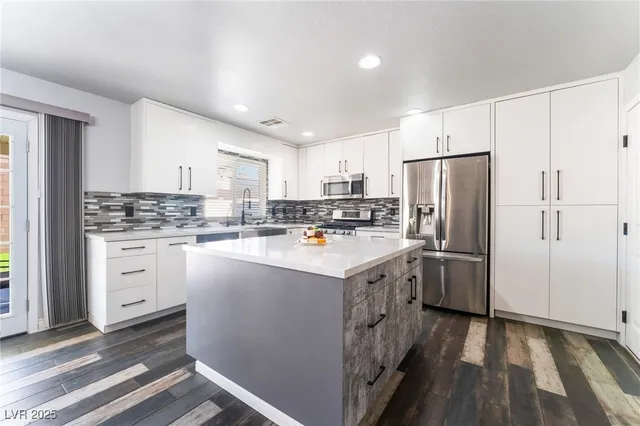 $2,695 | 3213 Brautigan Court, North Las Vegas, NV 89032