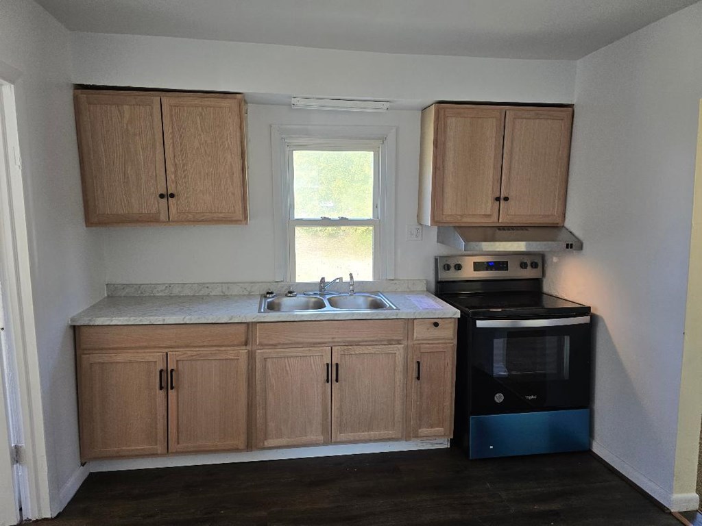 24084 Mary Street Parksley, VA 23421 - Photo 4 of 8