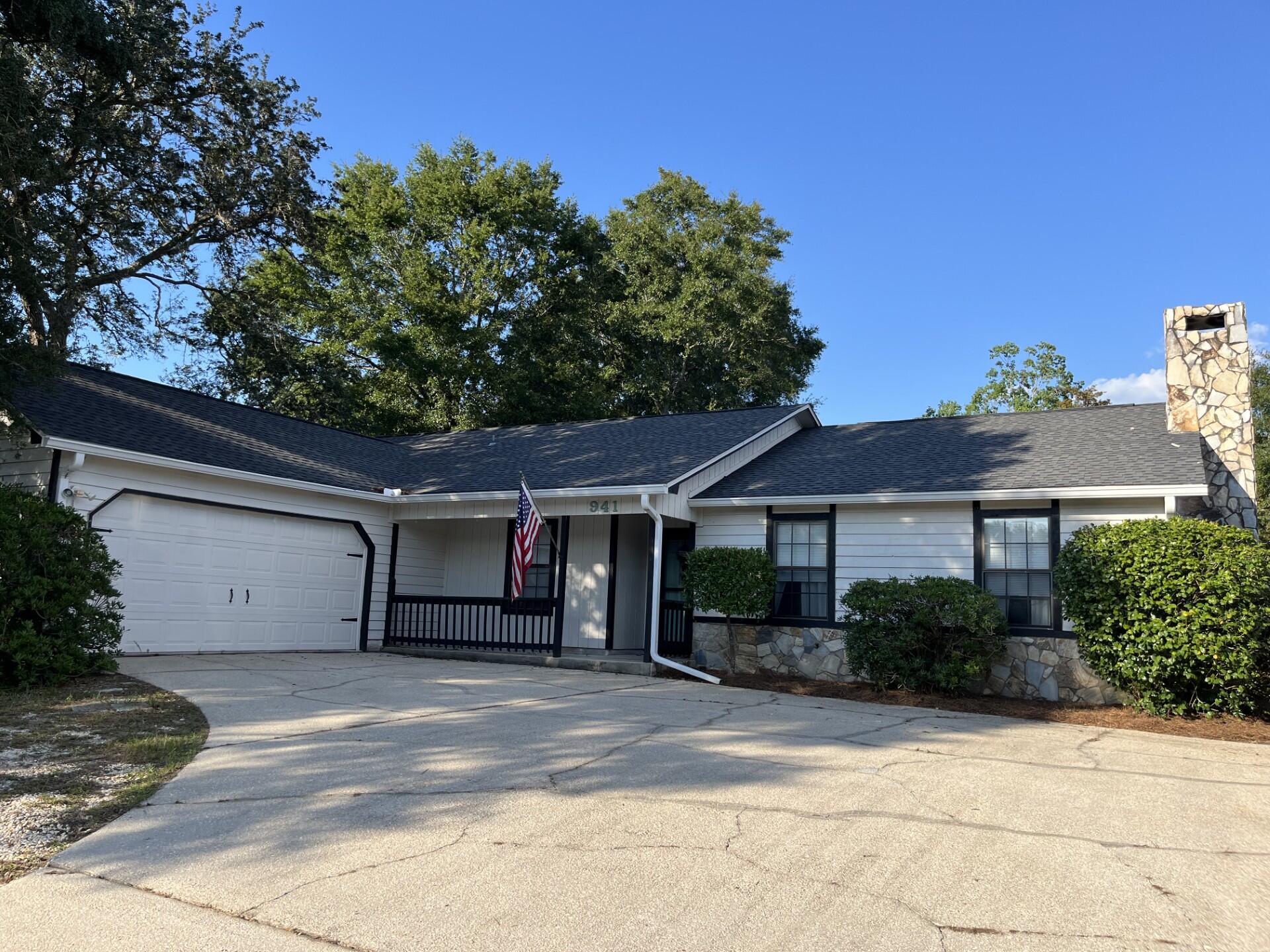 941 Ridgewood Way Niceville, FL 32578 - Photo 1 of 1 Front of House