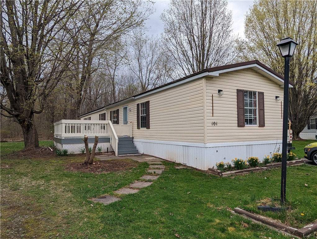 101 MacIntosh Road Ontario, NY 14519 - Photo 2 of 40 Welcome to 101 Macintoch Rd