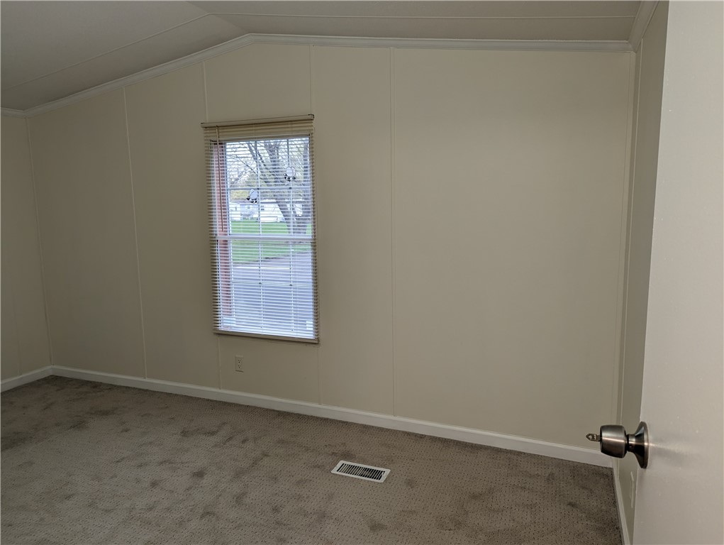 101 MacIntosh Road Ontario, NY 14519 - Photo 21 of 40 Front bedroom