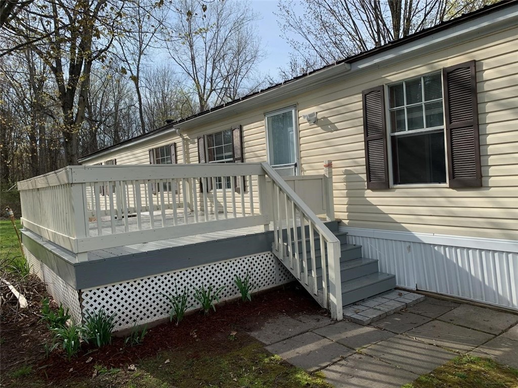 101 MacIntosh Road Ontario, NY 14519 - Photo 3 of 40 Deck