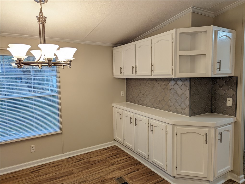 101 MacIntosh Road Ontario, NY 14519 - Photo 9 of 40 Dining area