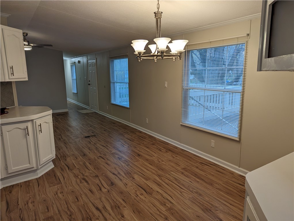 101 MacIntosh Road Ontario, NY 14519 - Photo 10 of 40 Dining area contiguous to the kitchen.