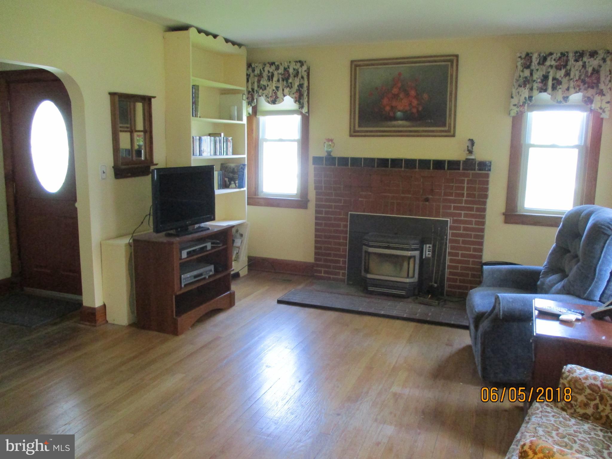 7403 Greenbank Road Baltimore, MD 21220 - Photo 9 of 22 Living Room
