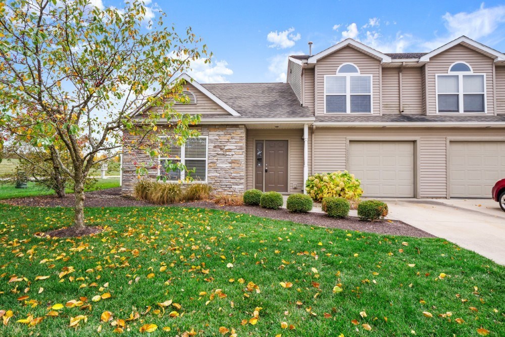 10121 Oak Trail Road Fort Wayne, IN 46825 - Photo 1 of 34