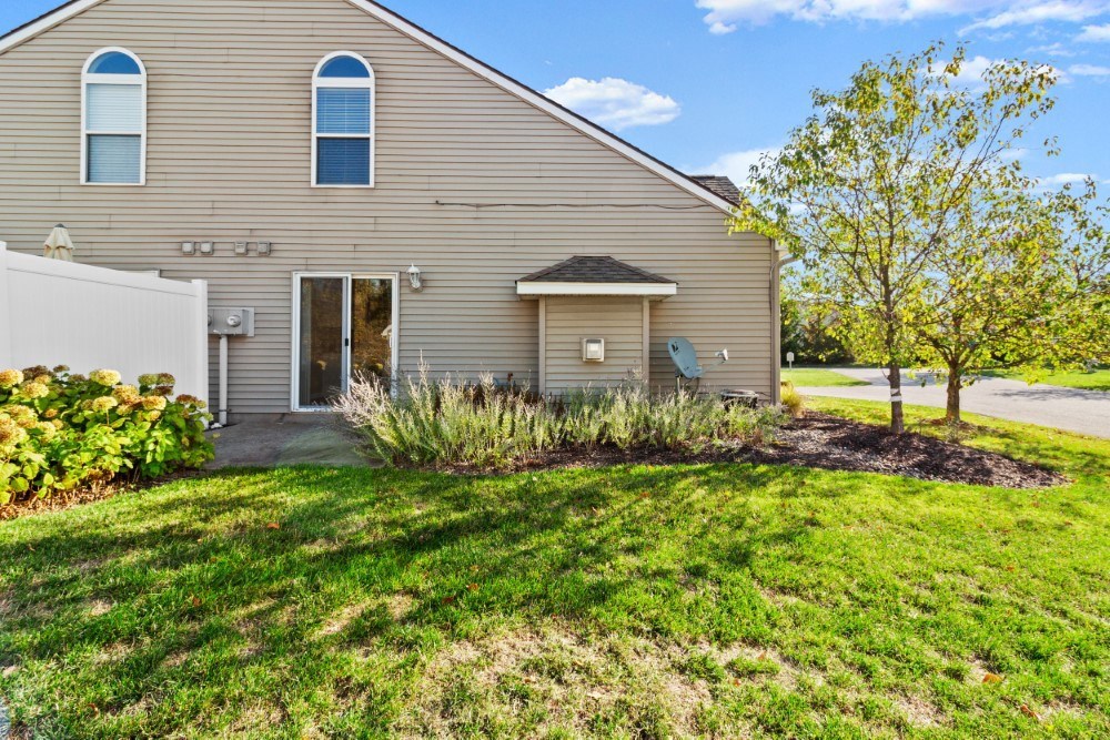 10121 Oak Trail Road Fort Wayne, IN 46825 - Photo 5 of 34