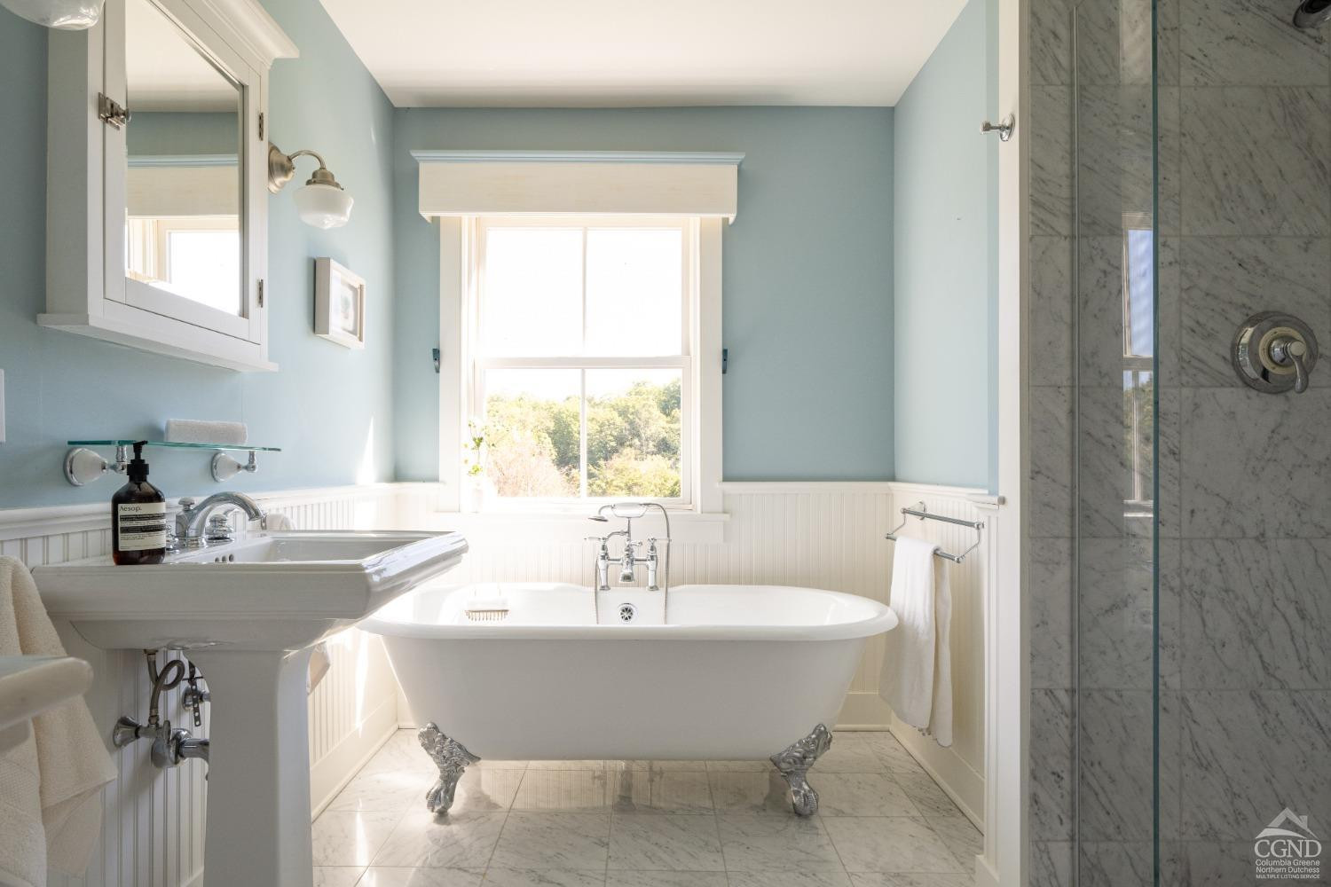 137 Catskill View Road Claverack, NY 12534 - Photo 31 of 55 a bathroom with a bathtub and a sink