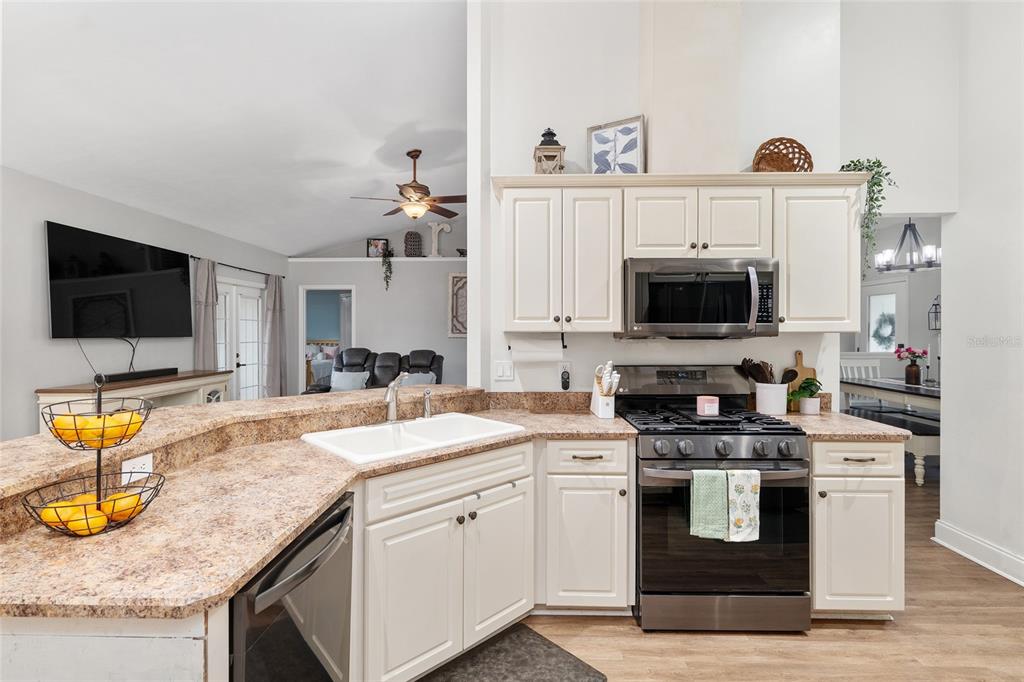 25175 Southwest 20 Avenue Newberry, FL 32669 - Photo 30 of 68