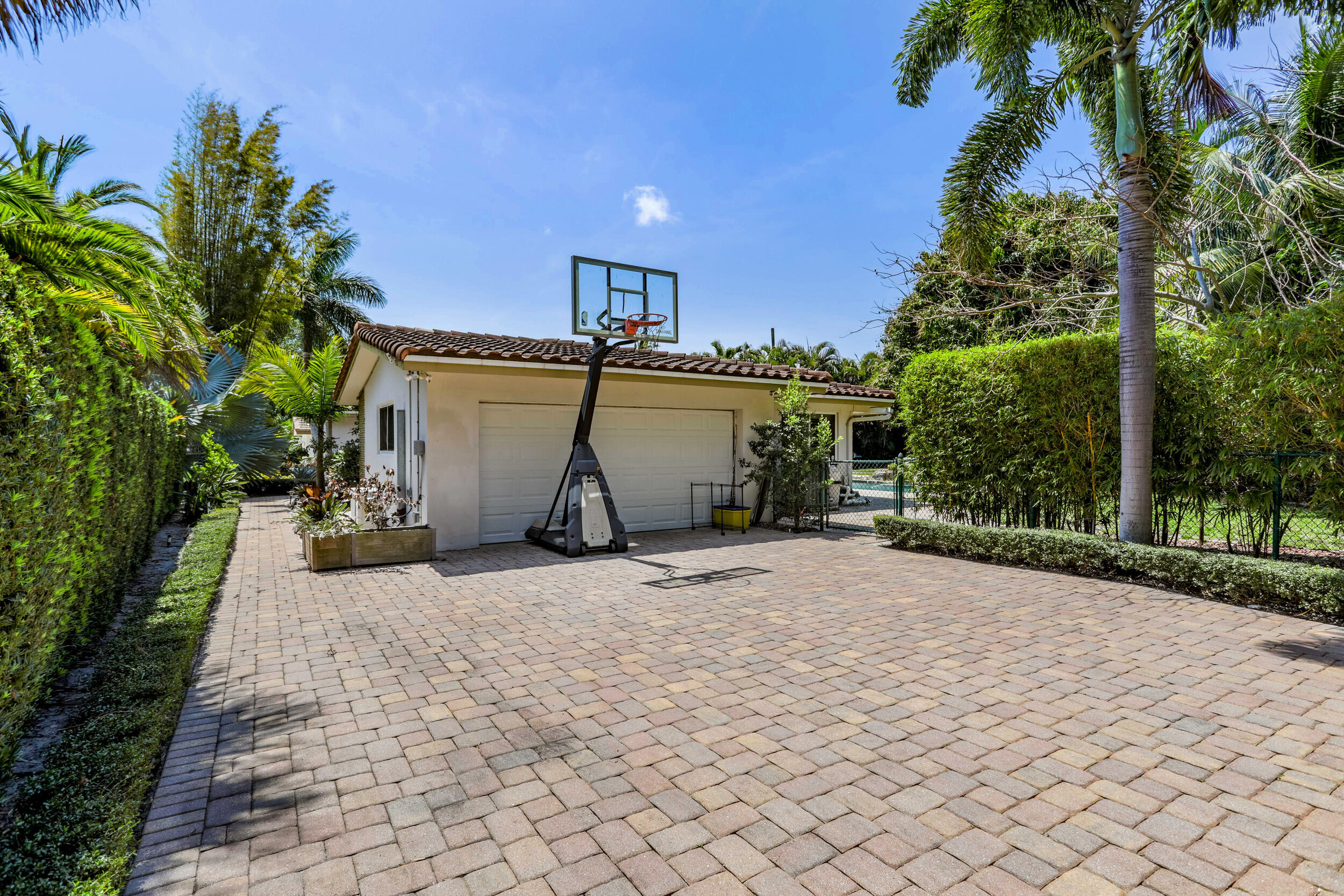 407 Southwest 7th Terrace Boca Raton, FL 33486 - Photo 4 of 17 Exterior