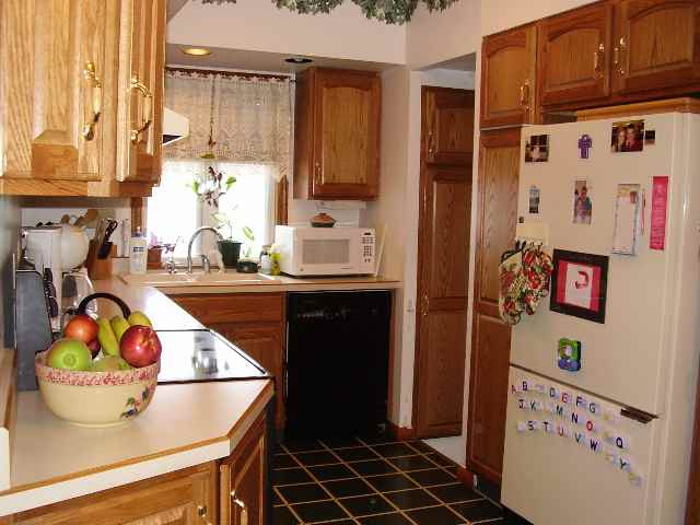 1325 Midline Road Amsterdam, NY 12010 - Photo 2 of 12 Photo 2