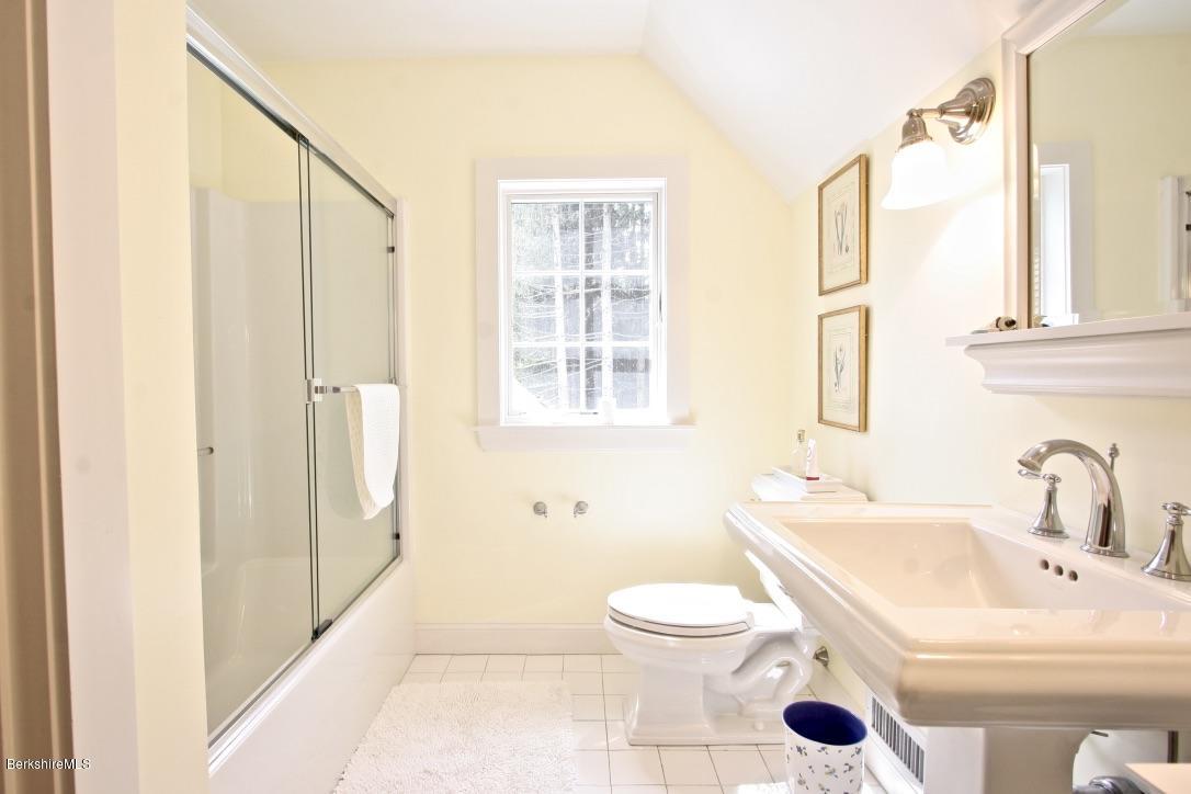 88 Green River Road Alford, MA 01230 - Photo 20 of 29 shared guest bath