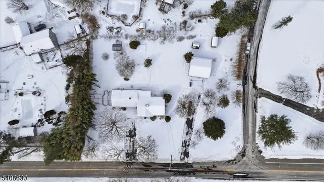 $570,000 | 435 Spring Mills Road, Milford, NJ 08848