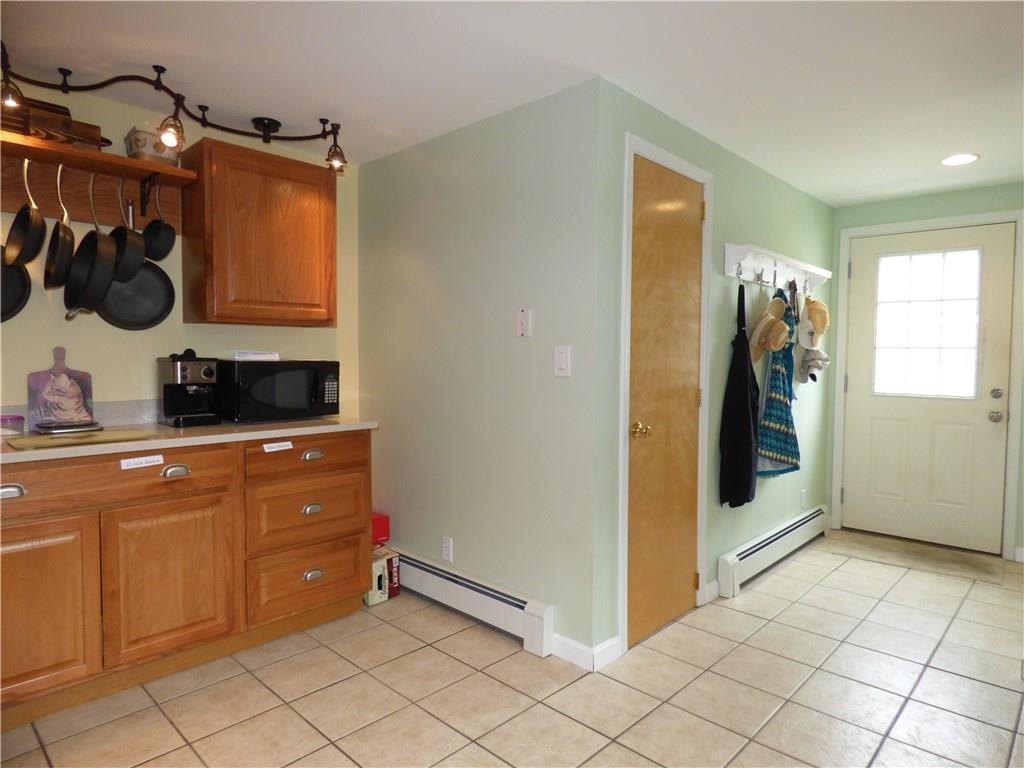 12 Wood Pond Road Brunswick, ME 04011 - Photo 8 of 32 Entry/Kitchen
