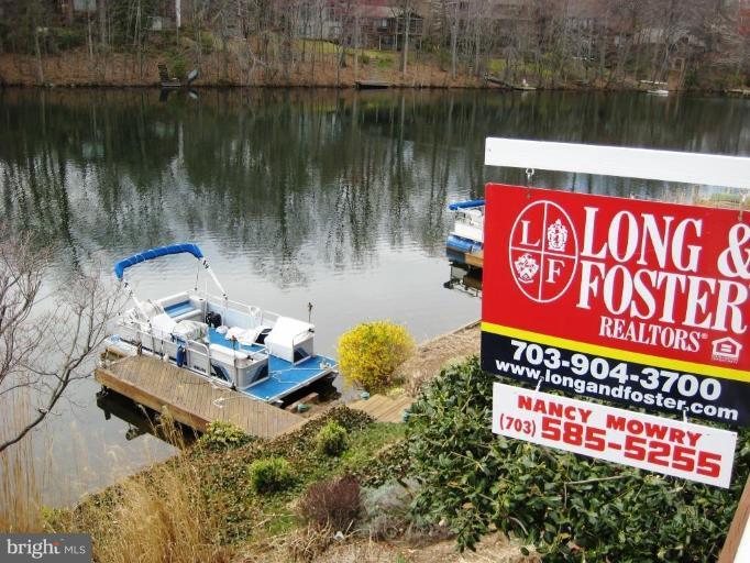 1999 Lakeport Way Reston, VA 20191 - Photo 2 of 21 Steps Away to Lake Thoreau