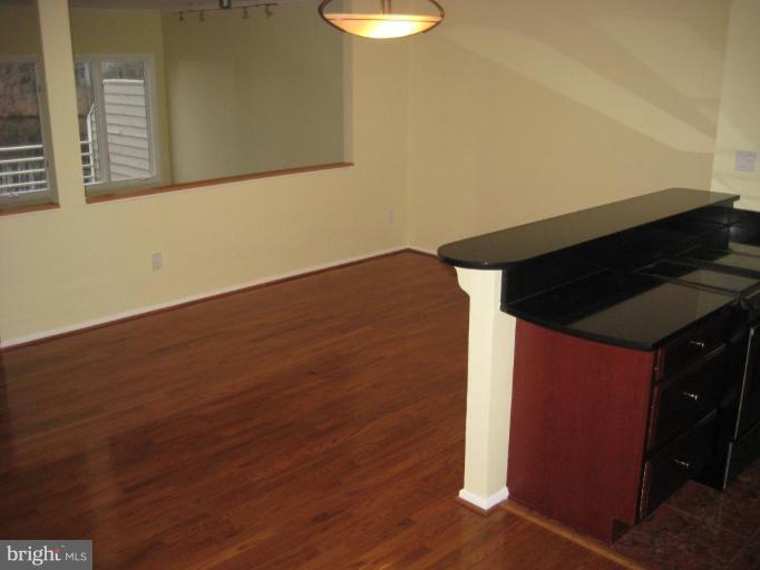 1999 Lakeport Way Reston, VA 20191 - Photo 18 of 21 Kitchen/Dining Room