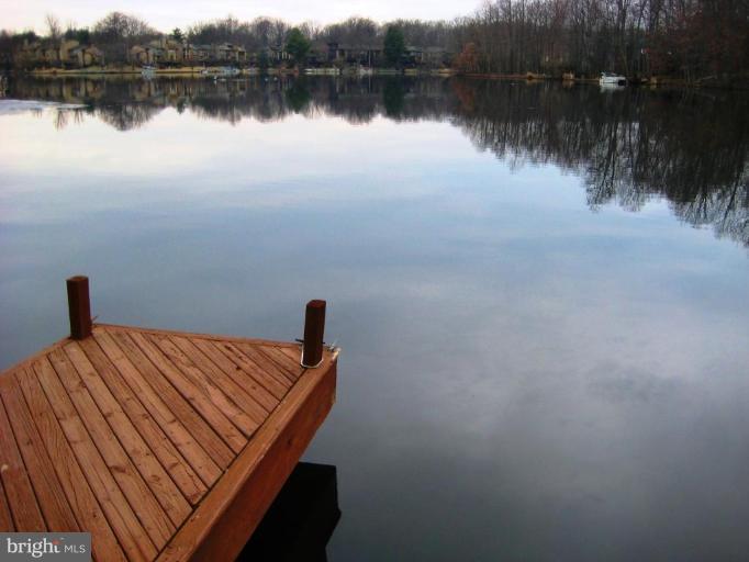 1999 Lakeport Way Reston, VA 20191 - Photo 5 of 21 Private Dock Conveys