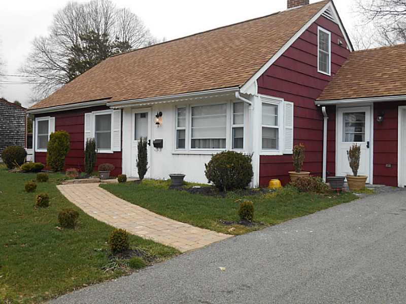 9 Grassy Plain Road Barrington, RI 02806 - Photo 3 of 14 Exterior Front.