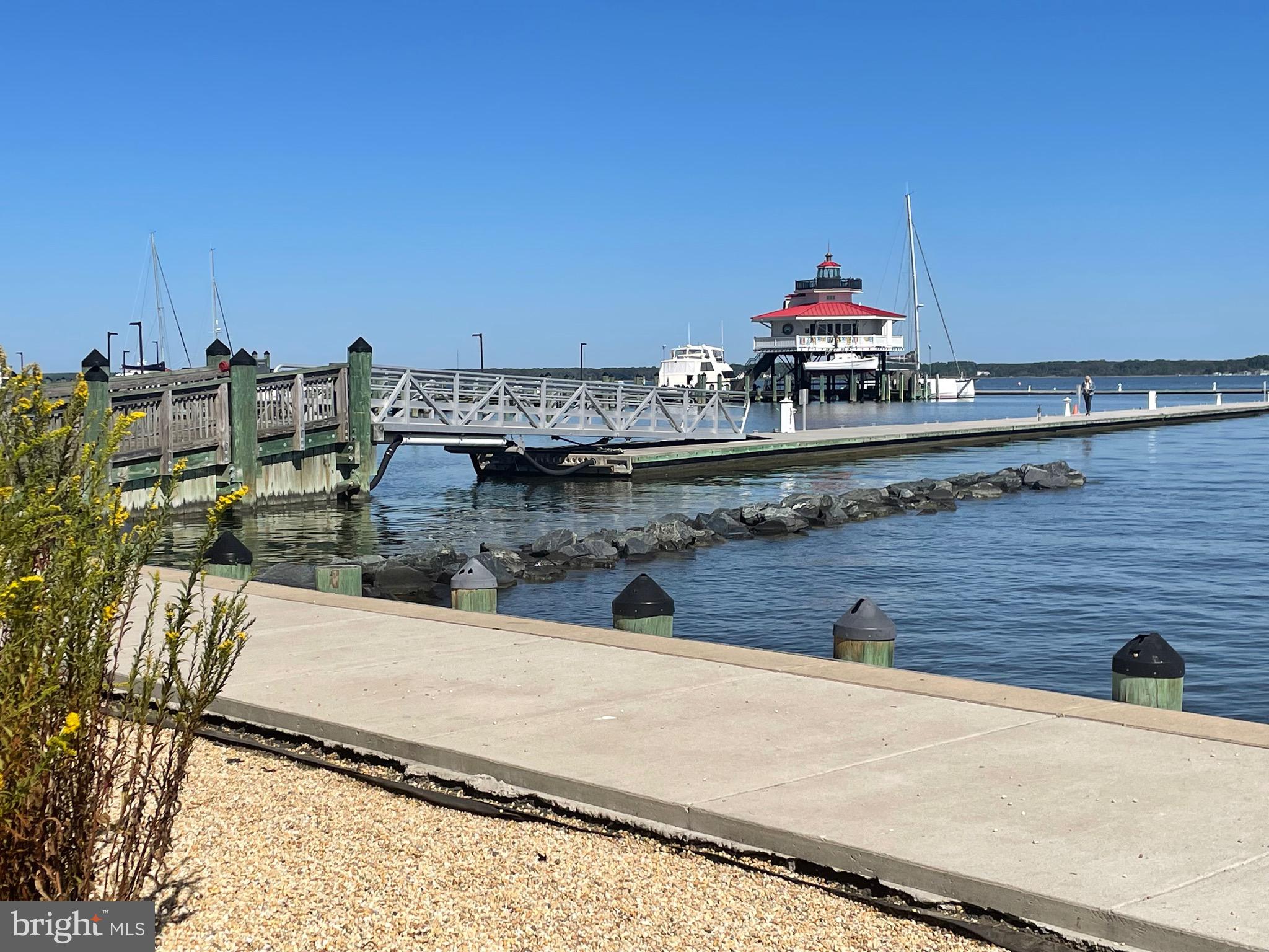 817 Locust Street Cambridge, MD 21613 - Photo 35 of 44 a view of a terrace with chairs