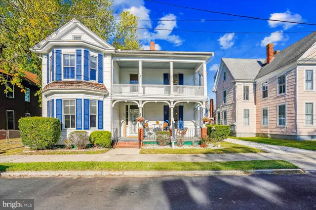 $2,200 | 817 Locust Street, Cambridge, MD 21613
