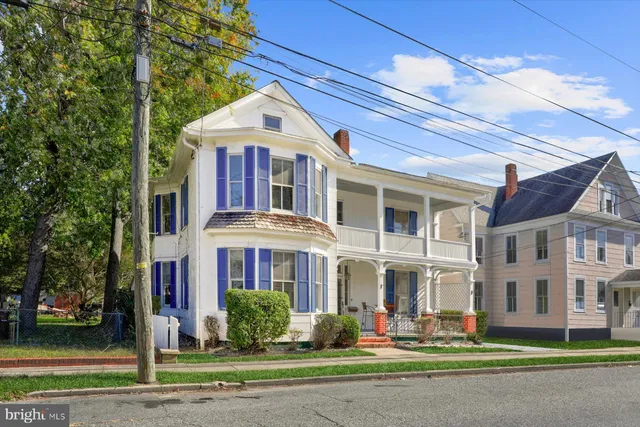 $2,200 | 817 Locust Street, Cambridge, MD 21613