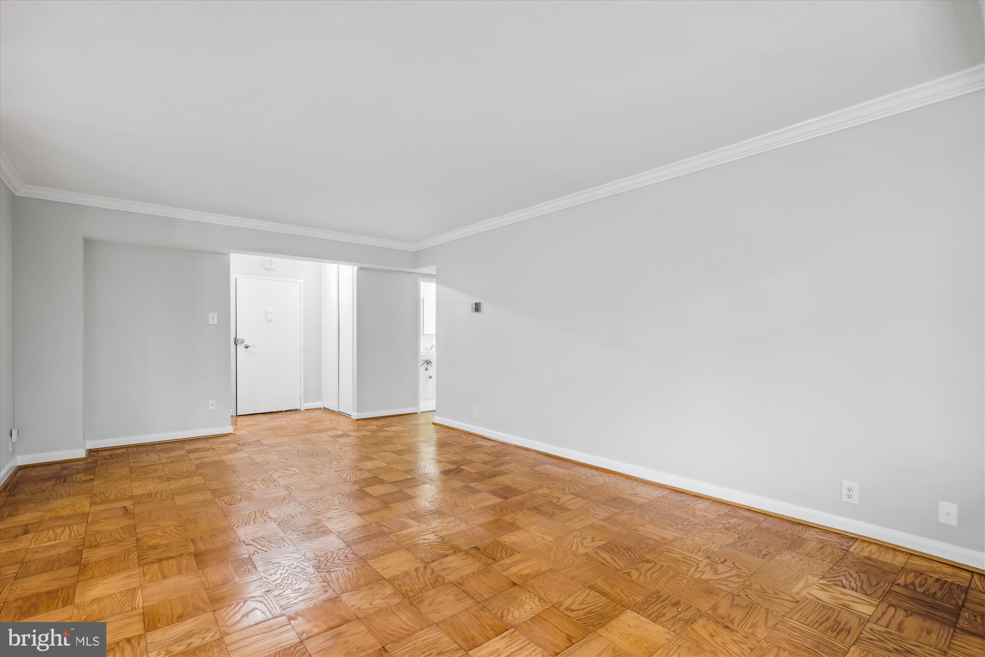 4201 Cathedral Avenue Northwest, Unit 507W Washington, DC 20016 - Photo 11 of 34 Living Room