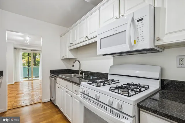 $315,000 | 4201 Cathedral Avenue Northwest, Unit 507W, Washington, DC 20016