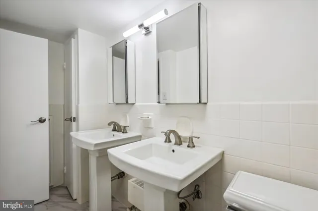 $315,000 | 4201 Cathedral Avenue Northwest, Unit 507W, Washington, DC 20016
