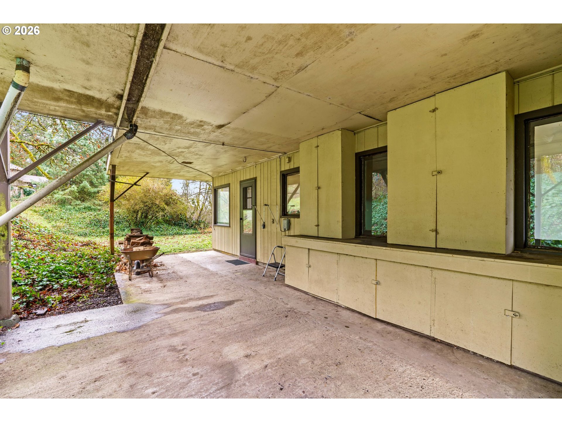 452 South 4th Street Springfield, OR 97477 - Photo 4 of 25