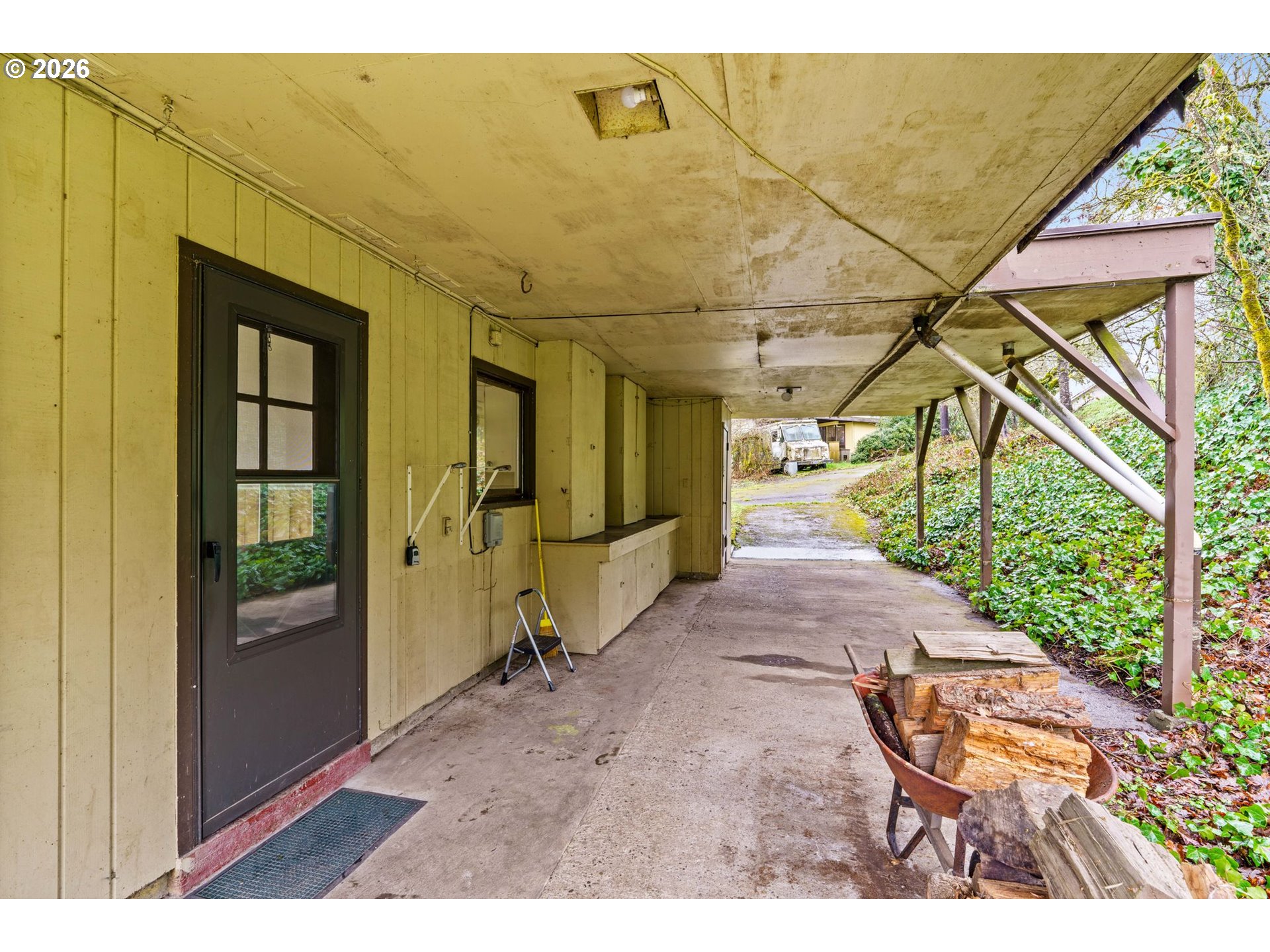 452 South 4th Street Springfield, OR 97477 - Photo 5 of 25