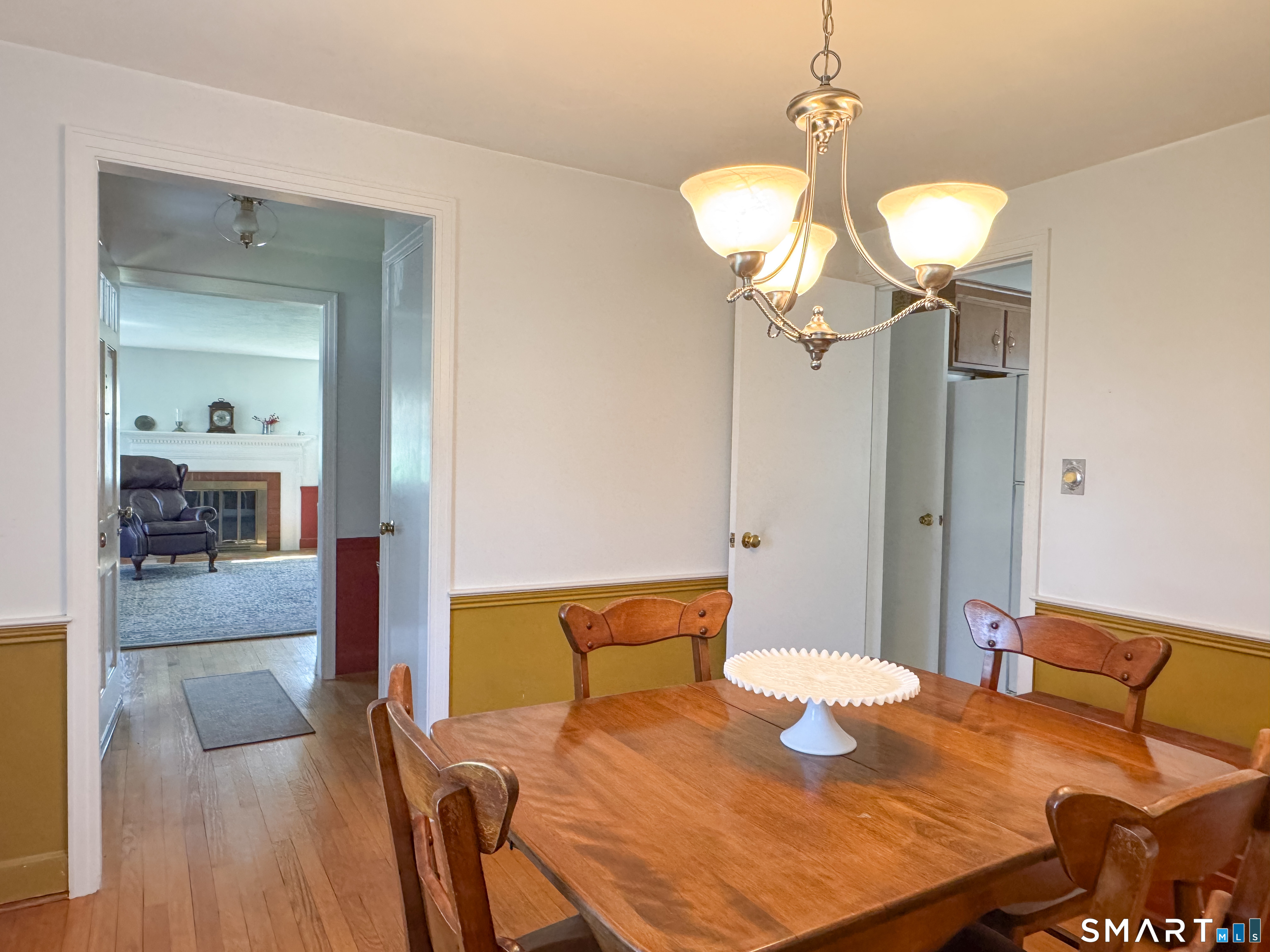 298 Murray Street Meriden, CT 06450 - Photo 12 of 40