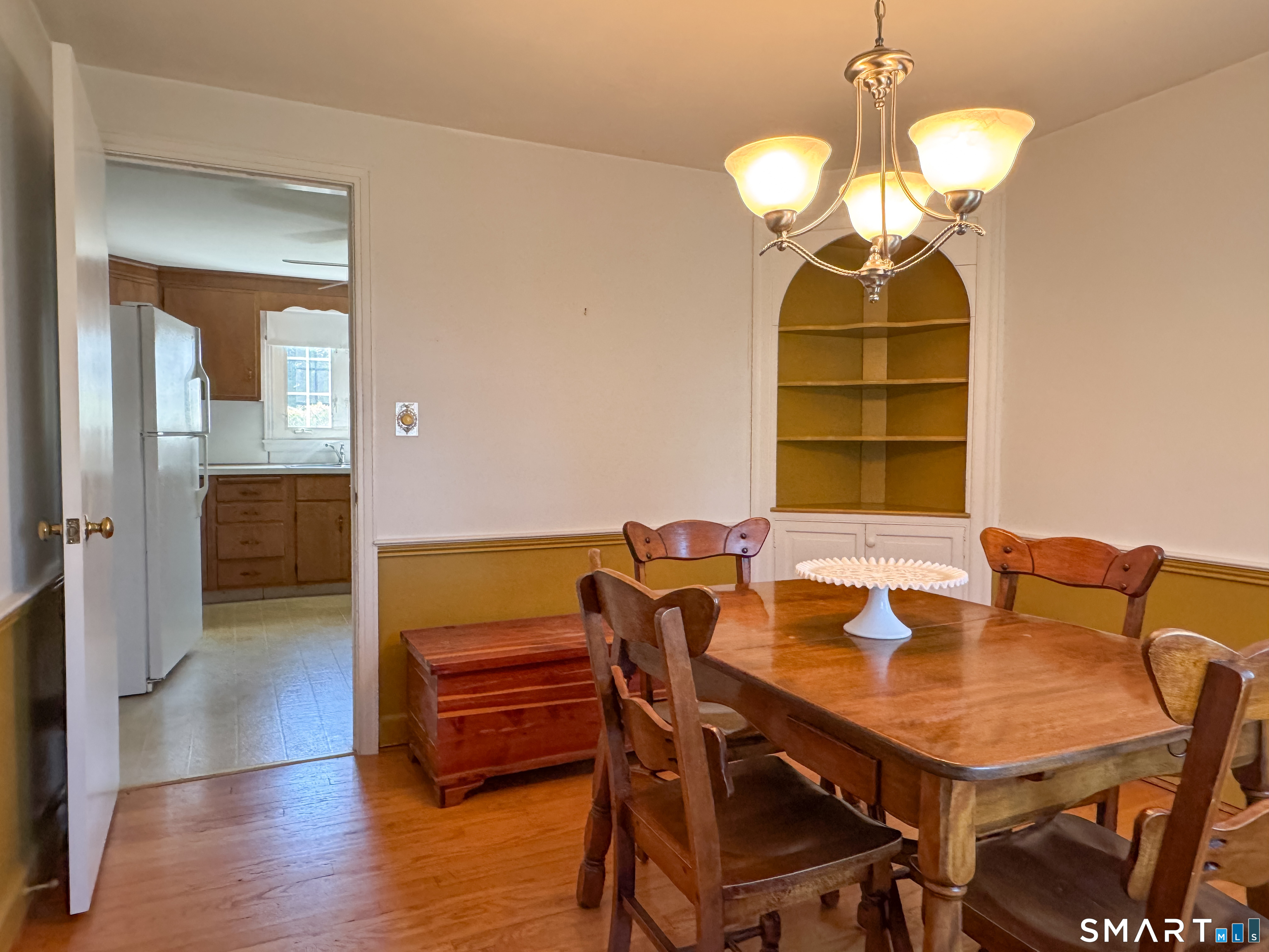 298 Murray Street Meriden, CT 06450 - Photo 13 of 40